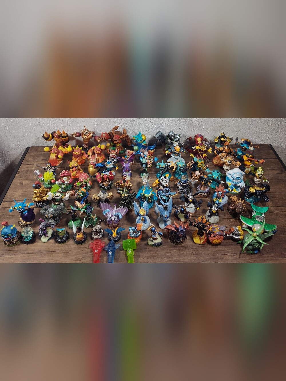 Huge! 77 Mixed Lot Of Activision Skylanders Action Figures /Crystals/Base